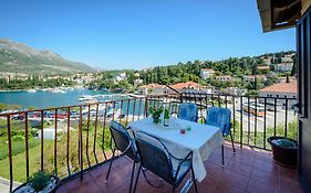 Apartments & Rooms Mihajica